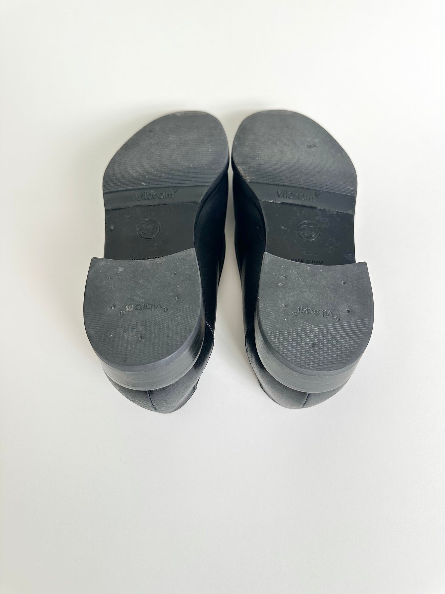 Chanel Black Leather Loafers 35.5