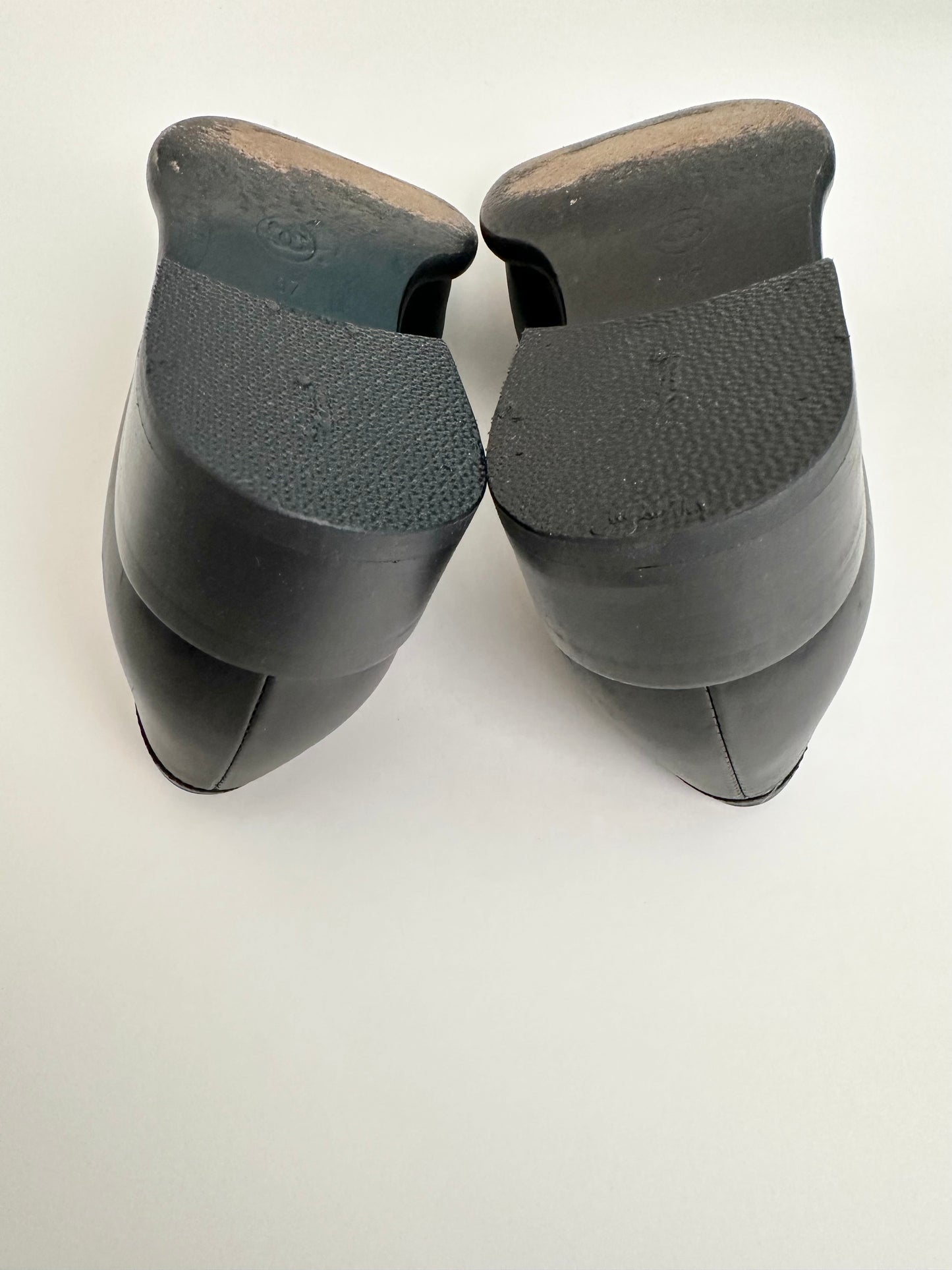 Chanel Black Leather Loafers 37