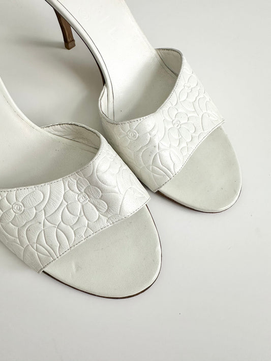 Chanel White Leather Camellia Logo Sandals 42
