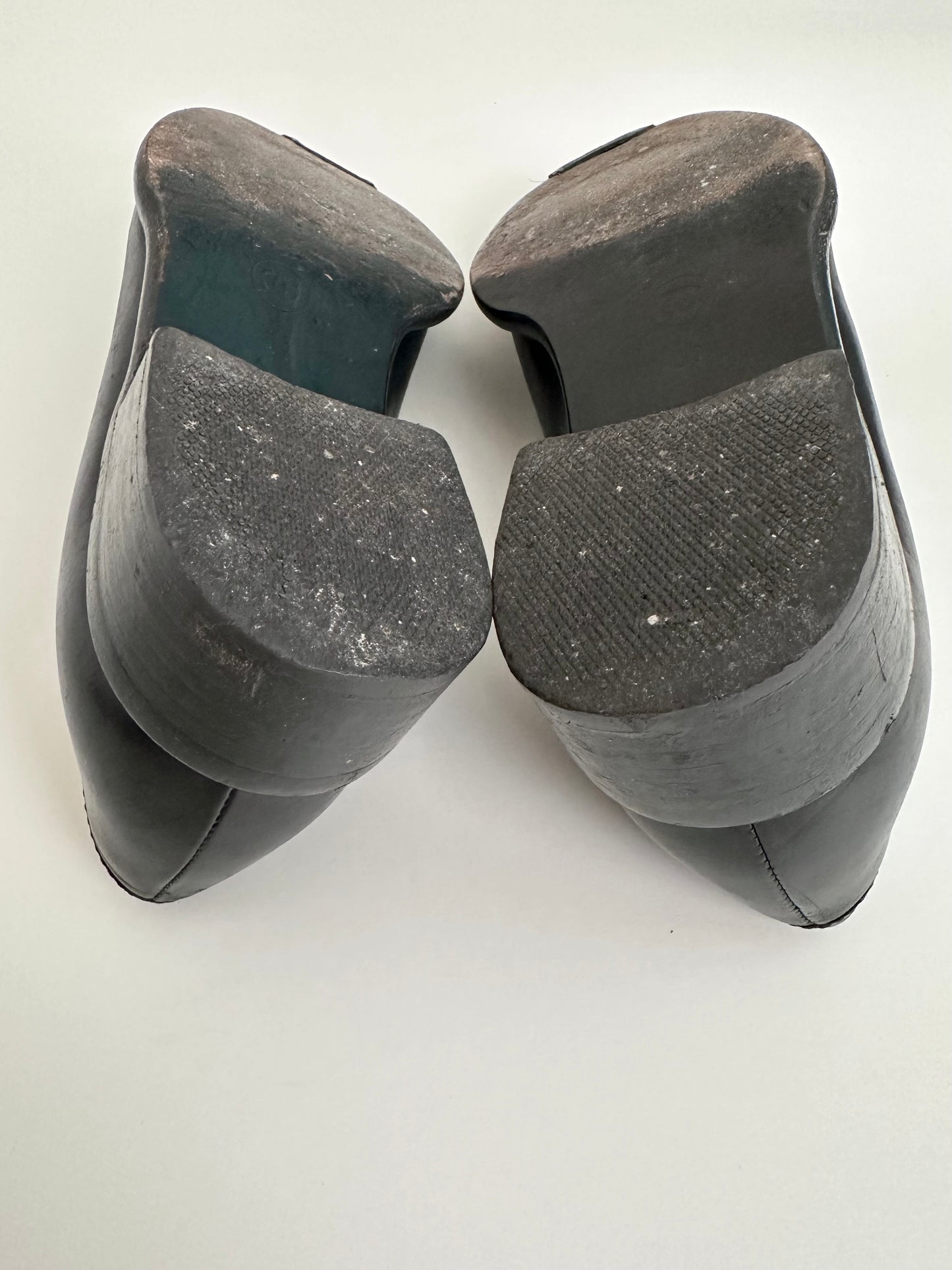 Chanel Black Leather Loafers 38