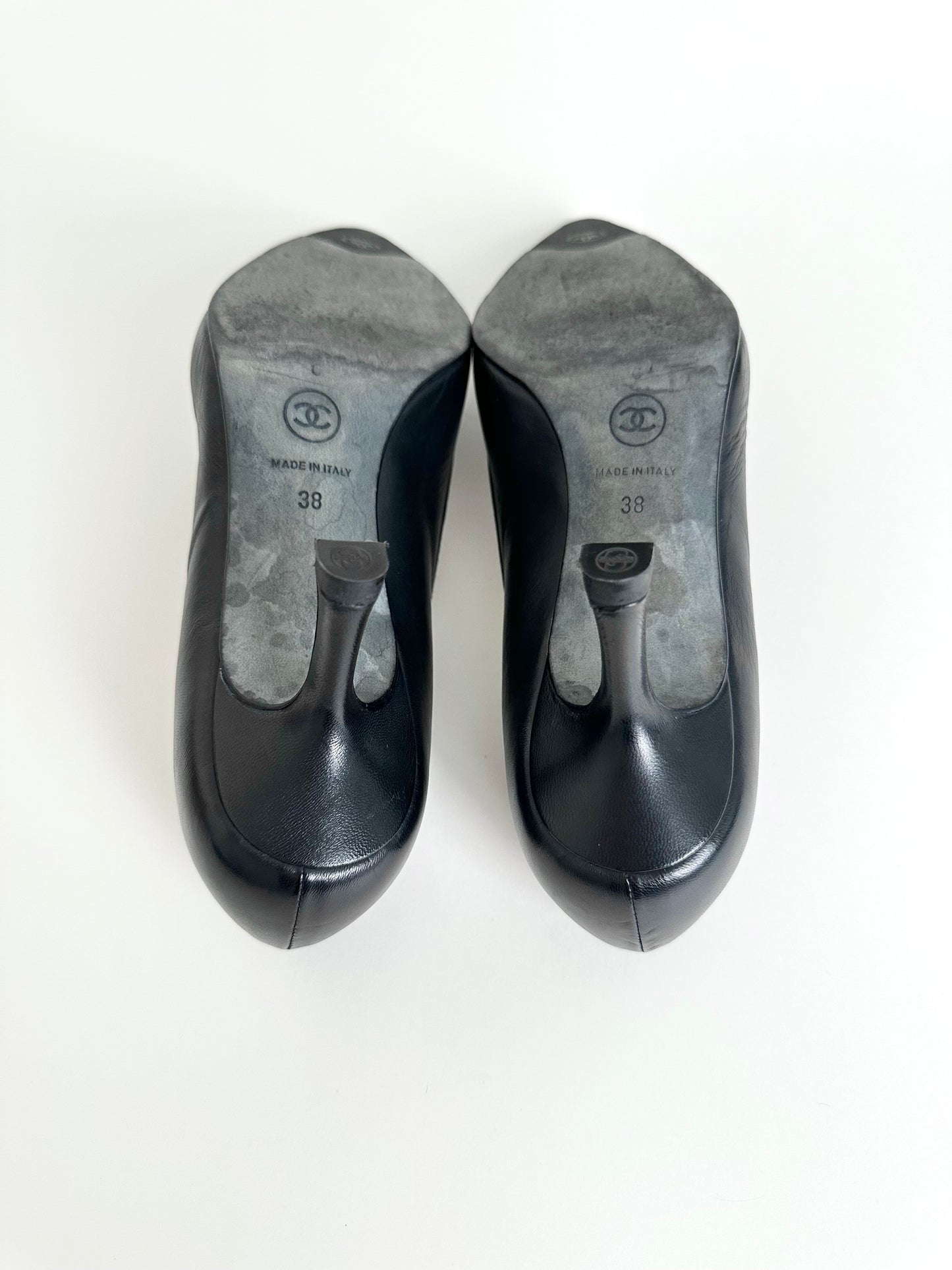 Chanel Black Leather Logo Pumps 38