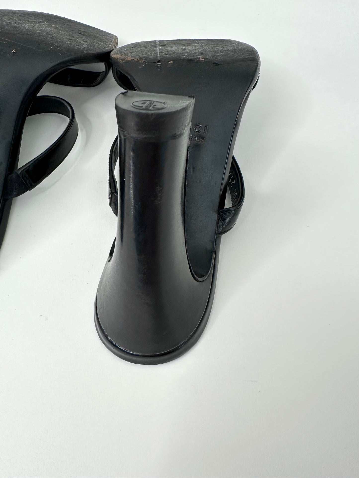 Gucci Slim Horsebit Sandals 35