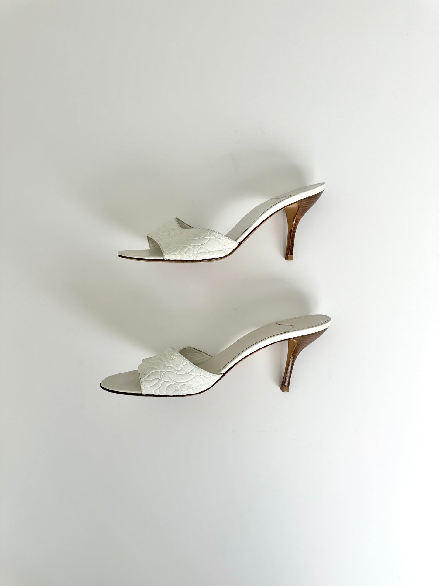 Chanel White Leather Camellia Logo Sandals 42