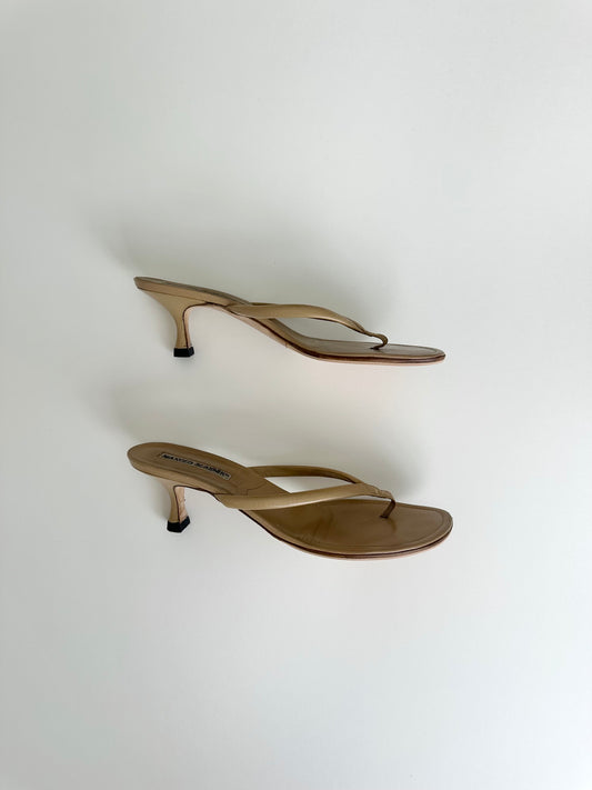 Manolo Blahnik Nude Patent Thongs 37.5