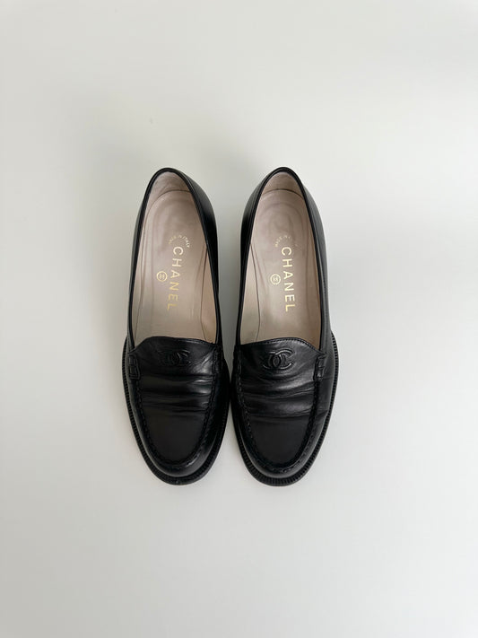 Chanel Black Leather Loafers 37