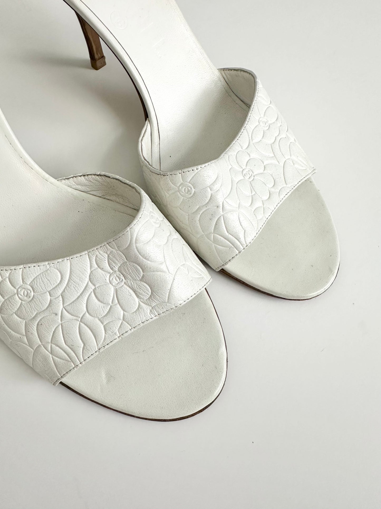 Chanel White Leather Camellia Logo Sandals 42