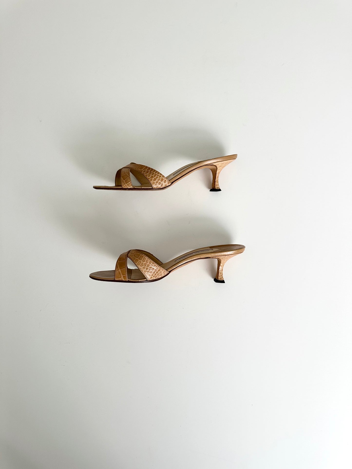 Manolo Blahnik Tan Callamu Croc Mules 38