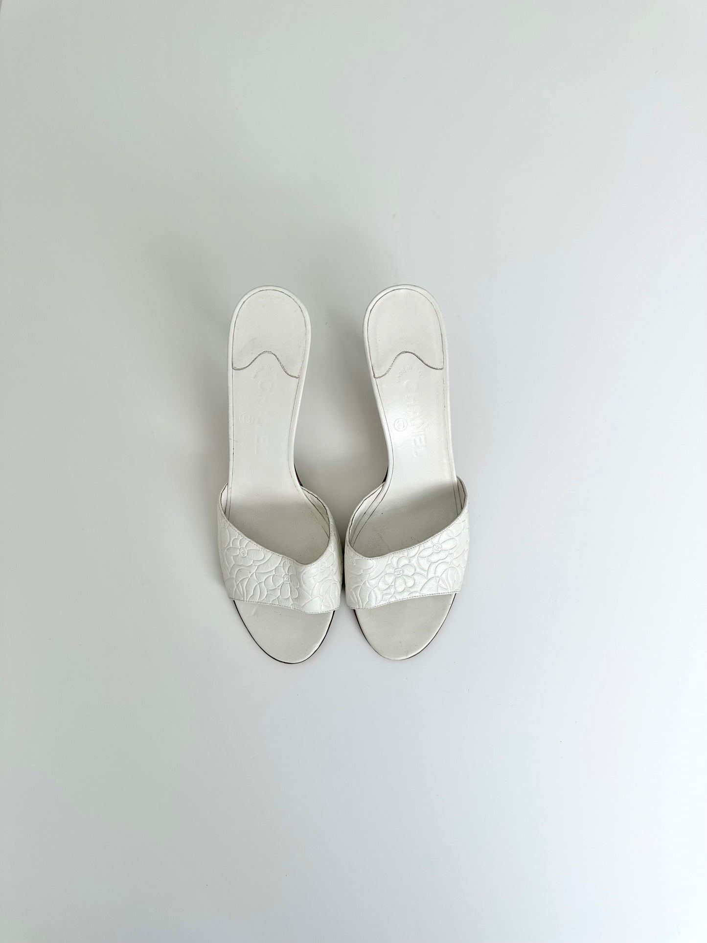 Chanel White Leather Camellia Logo Sandals 42