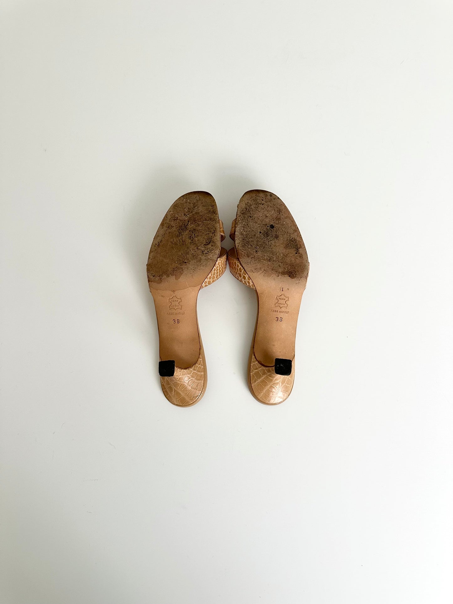 Manolo Blahnik Tan Callamu Croc Mules 38