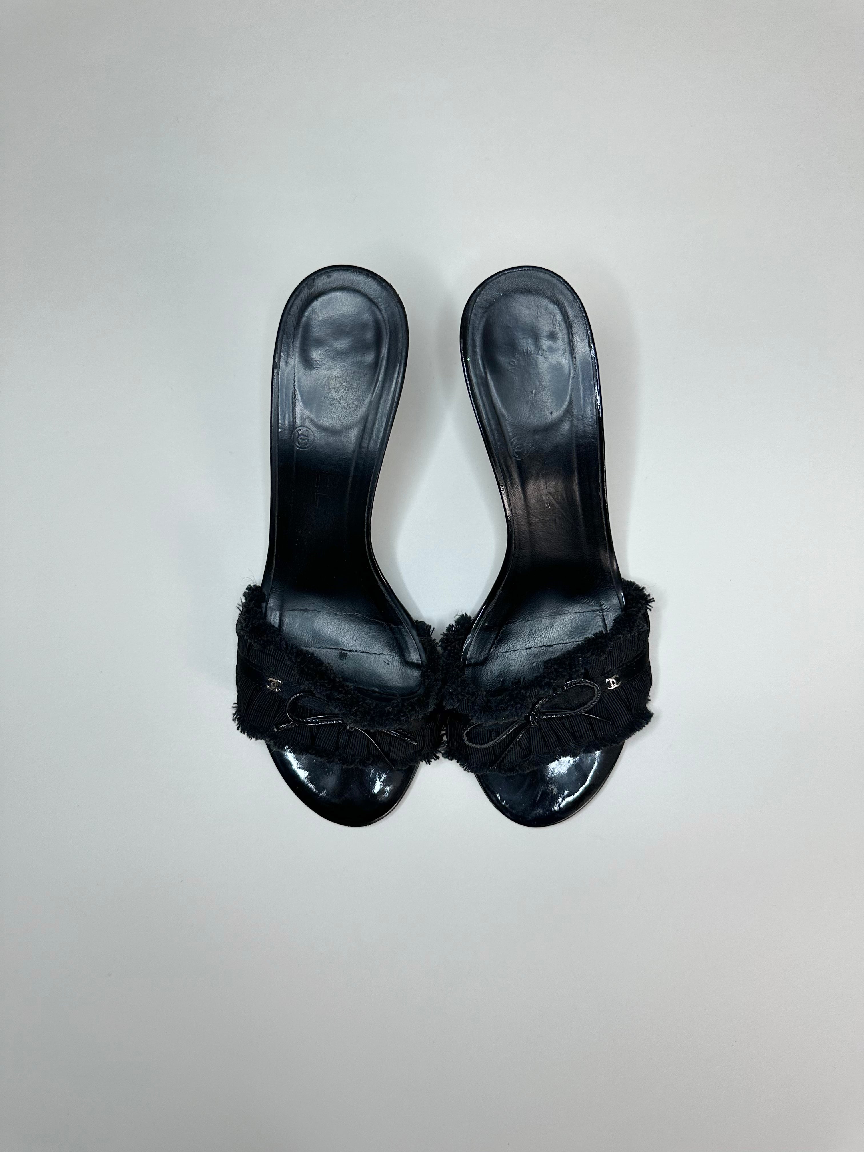 Chanel Black Ruffle Sandals 36.5 – Élléments