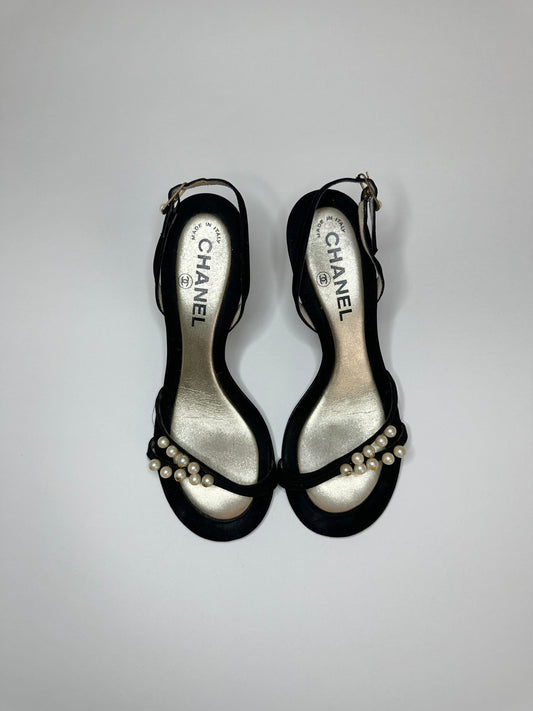 Chanel Pearl Sandals 35.5