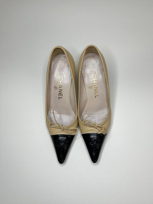 Chanel Two Tone Beige Pumps 34.5